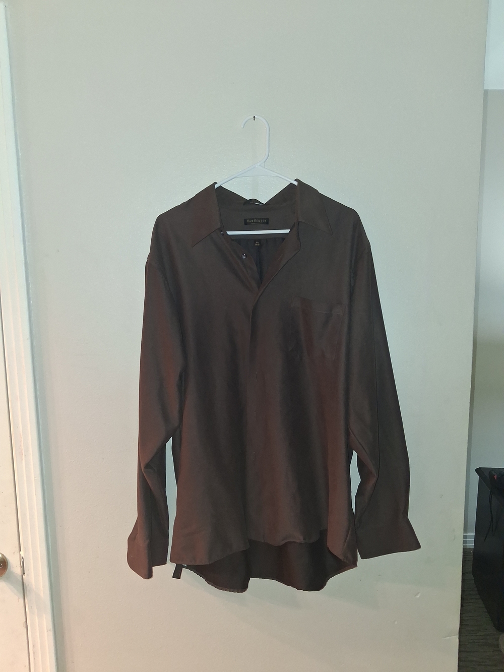 Van Heusen Men’s Brown Long Sleeve Dress Shirt 17½ 36/37